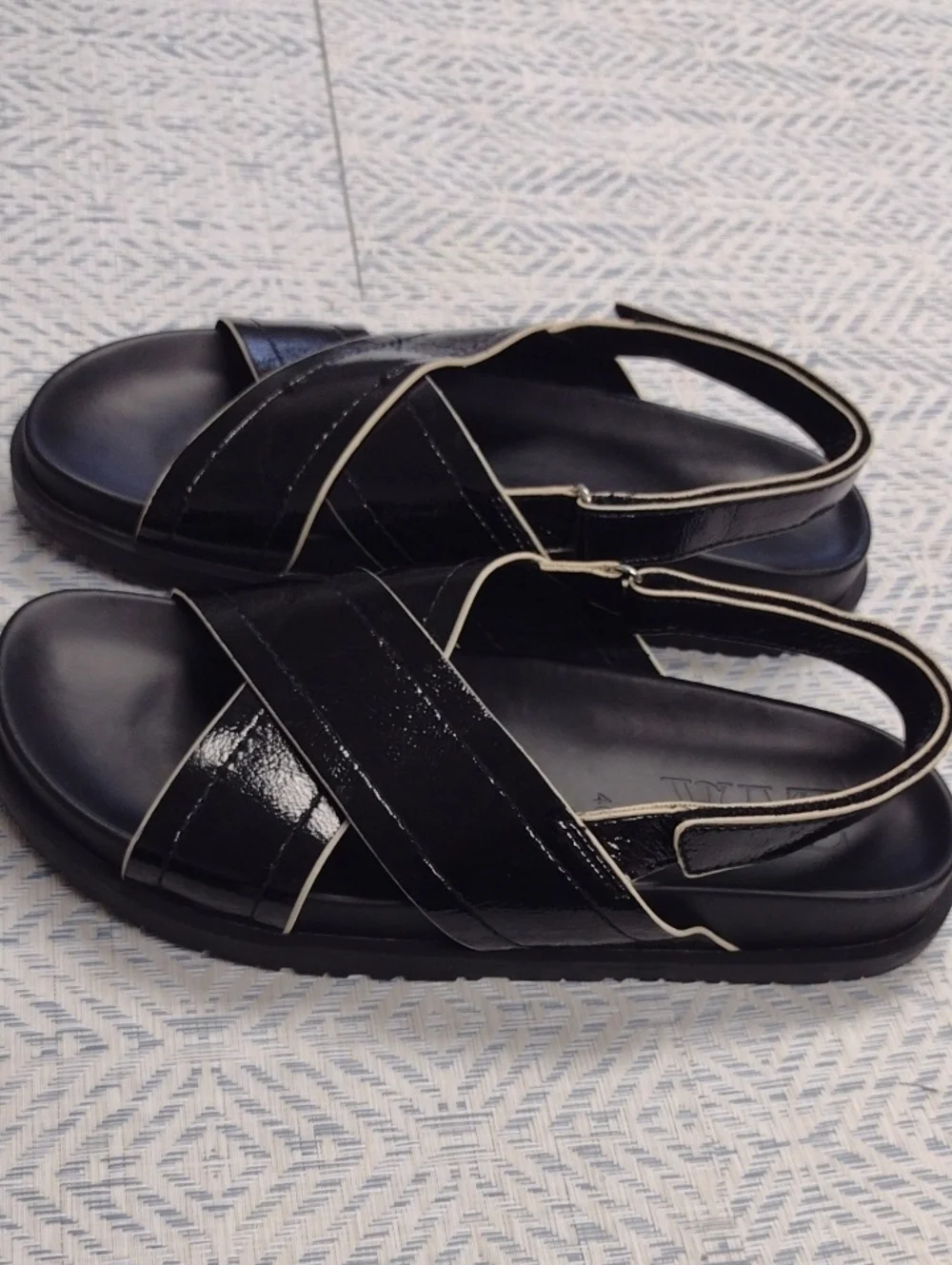 Zara Black Patent Cross-Strap Slingback Sandals,Comfortable and soft. - Picture 15 of 16